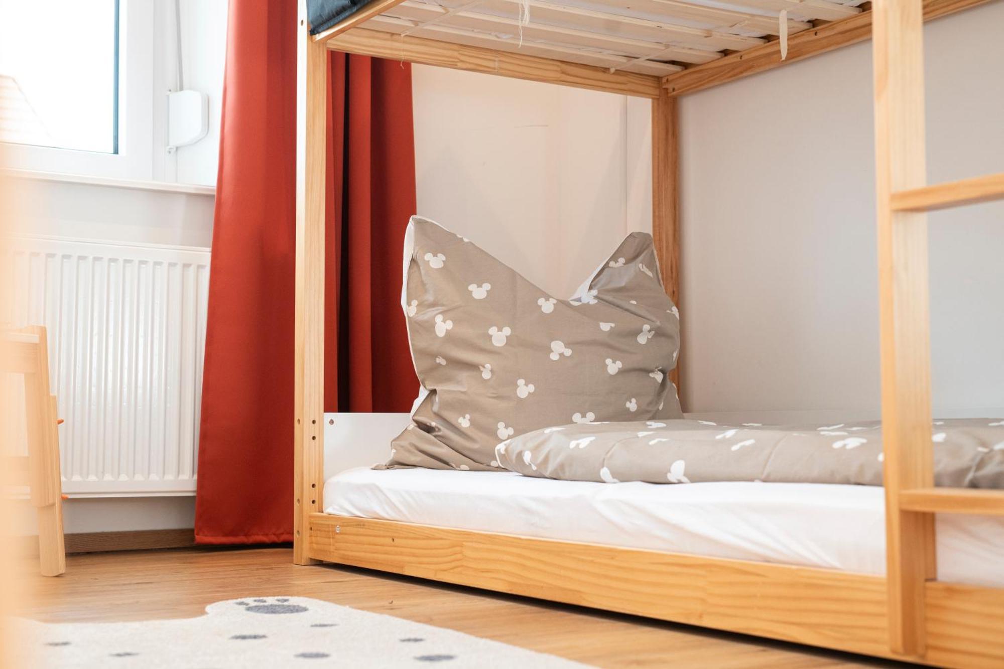 Bunter Hund Apartments - Zentrales Apartment, Parkplatz, Wintergarten, Kinderzimmer 罗滕堡 外观 照片