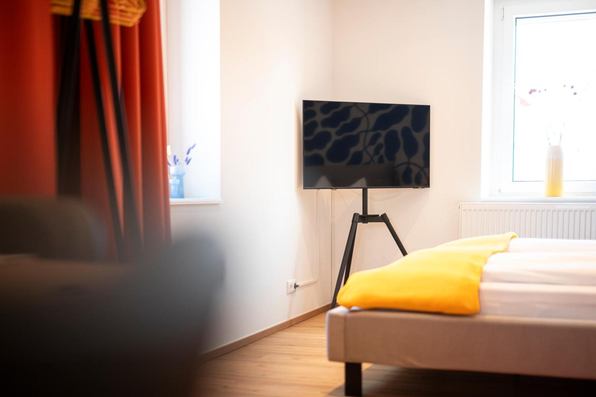 Bunter Hund Apartments - Zentrales Apartment, Parkplatz, Wintergarten, Kinderzimmer 罗滕堡 外观 照片