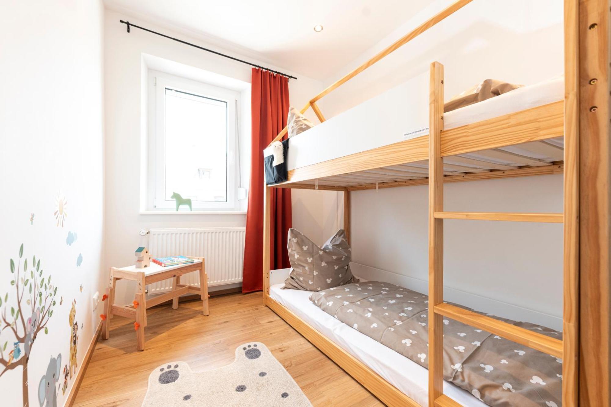 Bunter Hund Apartments - Zentrales Apartment, Parkplatz, Wintergarten, Kinderzimmer 罗滕堡 外观 照片