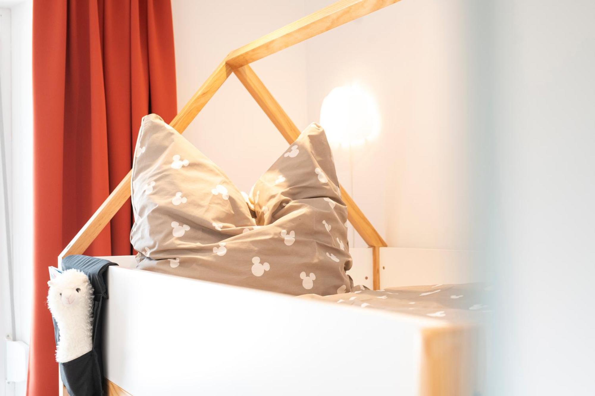 Bunter Hund Apartments - Zentrales Apartment, Parkplatz, Wintergarten, Kinderzimmer 罗滕堡 外观 照片